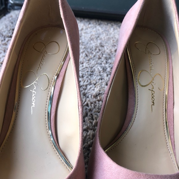 JESSICA SIMPSONS pink suede heels - Picture 5 of 6